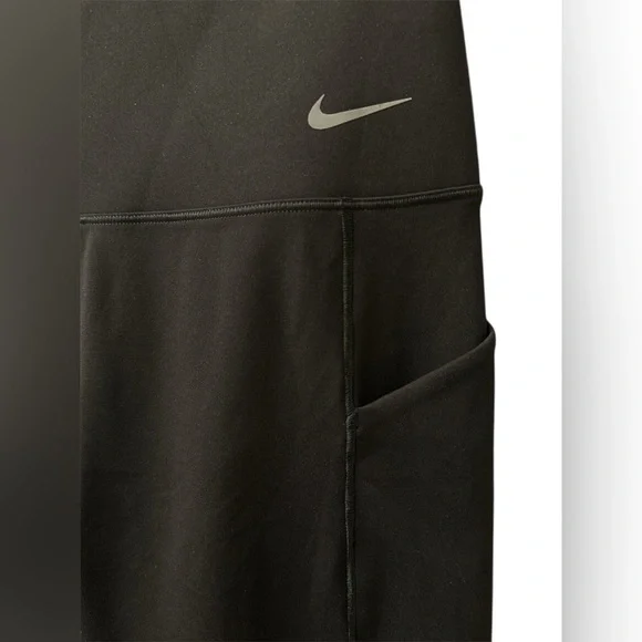 NWOT Nike Universal Dri-Fit 7/8 Leggings- Medium - Picture 8 of 10